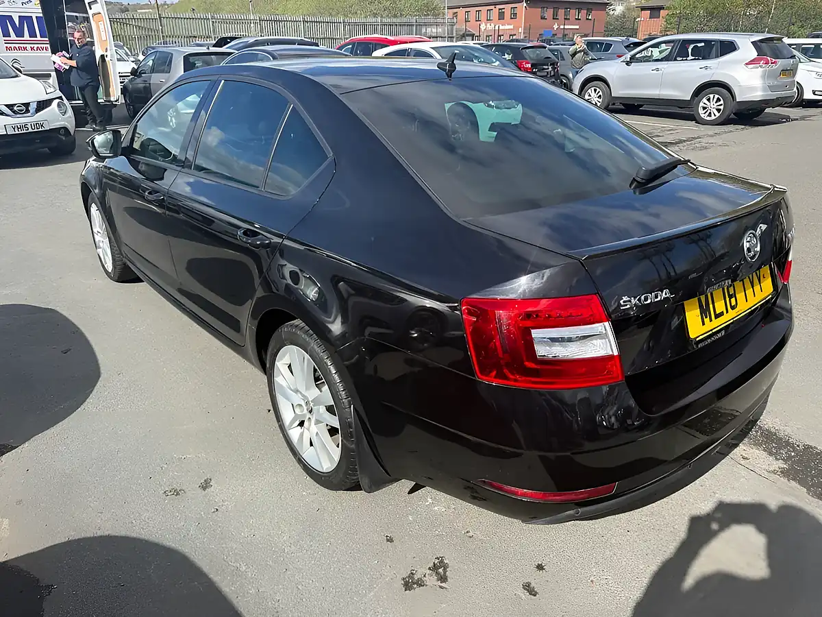 Used 2018 Skoda Octavia Se L Black - Interior and Exterior details 19