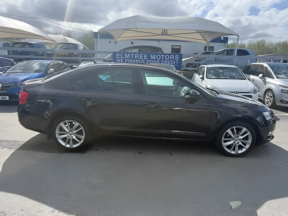 Used 2018 Skoda Octavia Se L Black - Interior and Exterior details 3