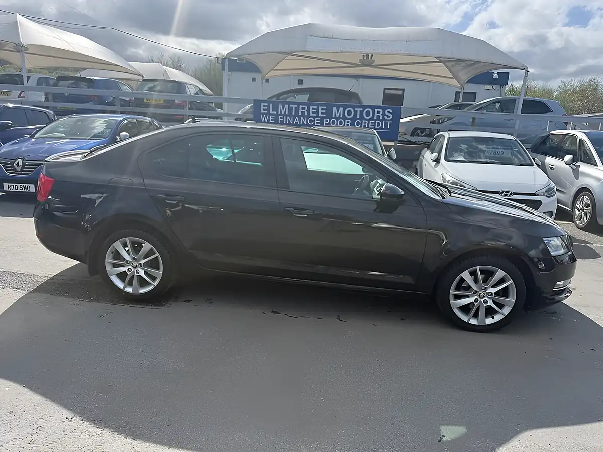 Used 2018 Skoda Octavia Se L Black - Interior and Exterior details 4