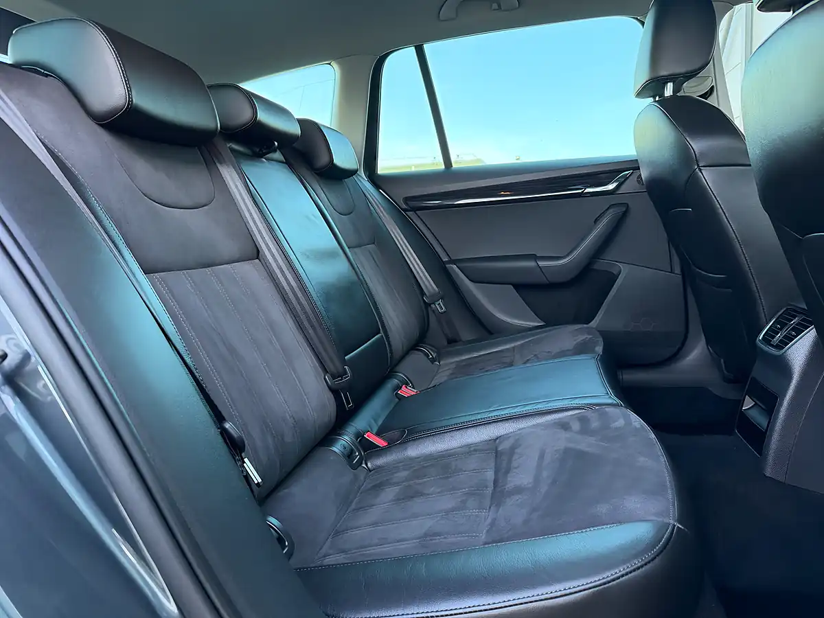 Used 2018 Skoda Octavia Se L Grey - Interior and Exterior details 15