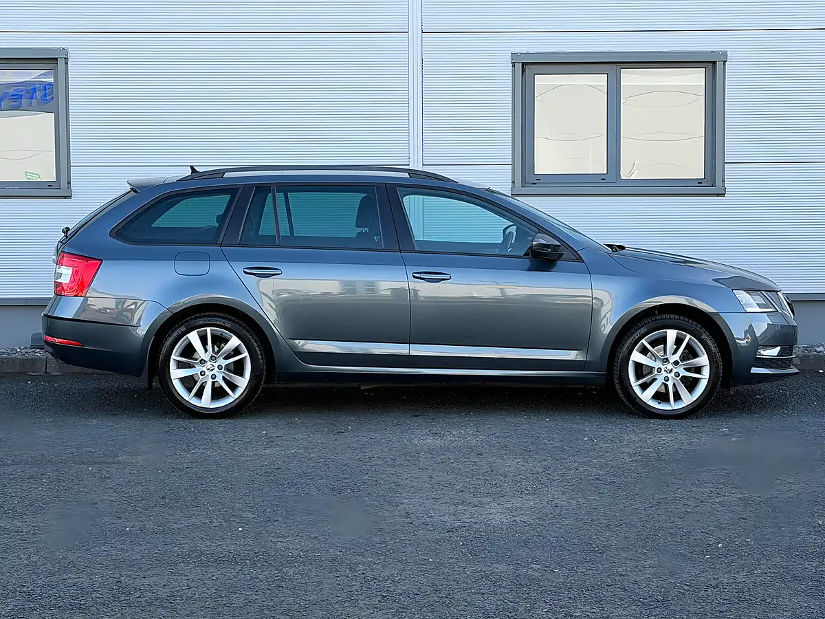 Used 2018 Skoda Octavia Se L Grey - Interior and Exterior details 9