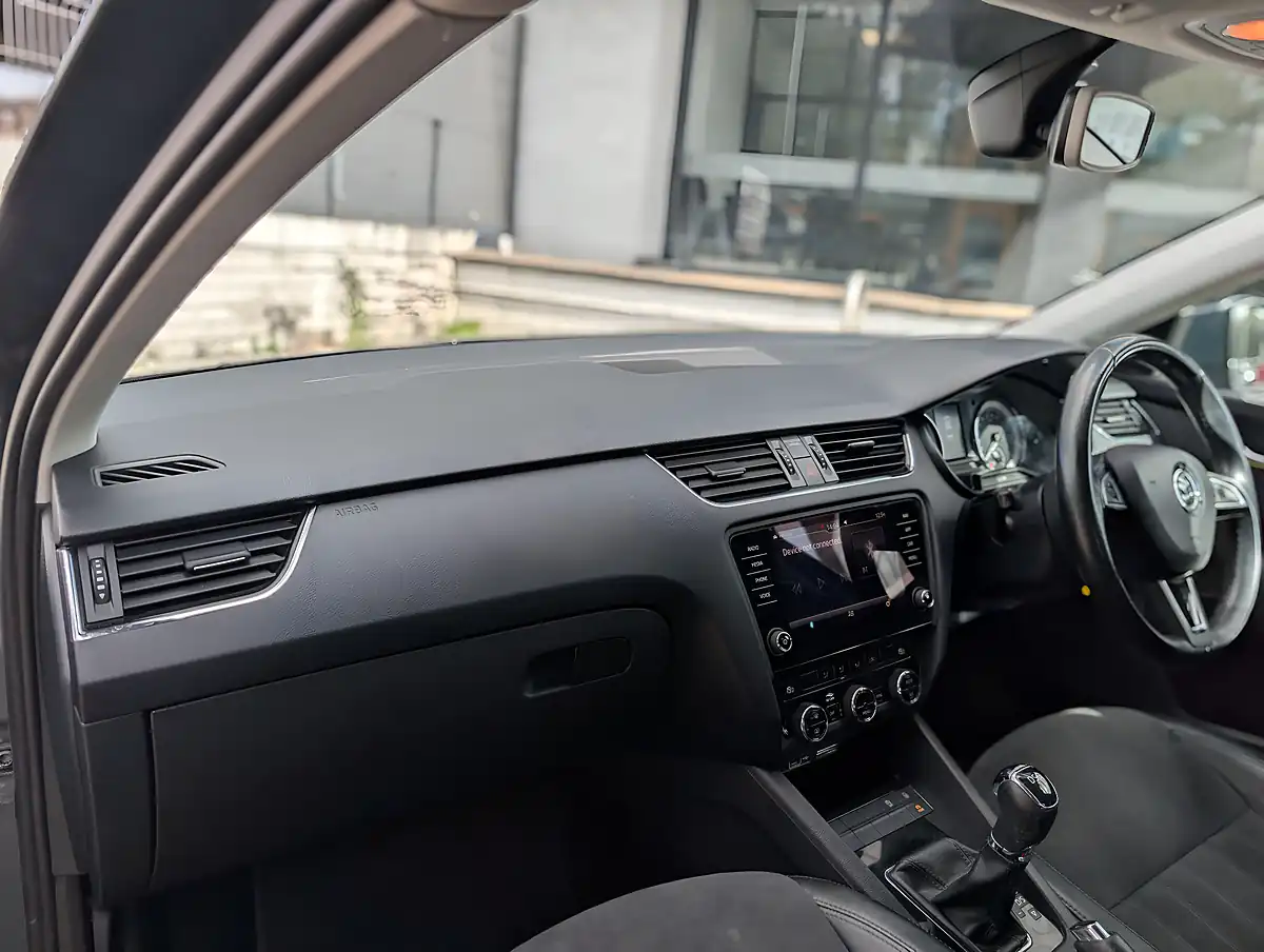 Used 2018 Skoda Octavia Se L - Interior and Exterior details 10