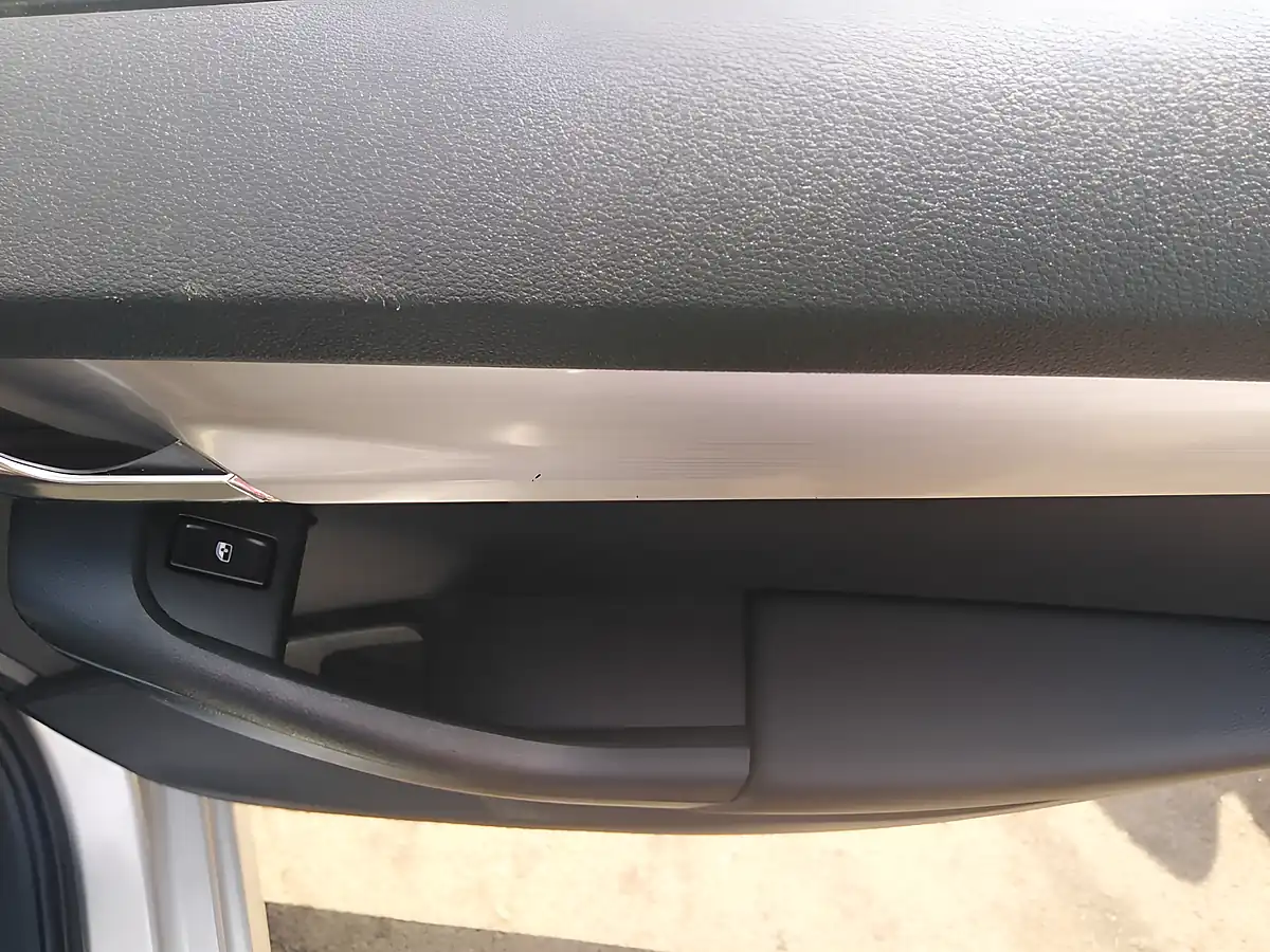 Used 2018 Skoda Octavia Se Silver - Interior and Exterior details 13