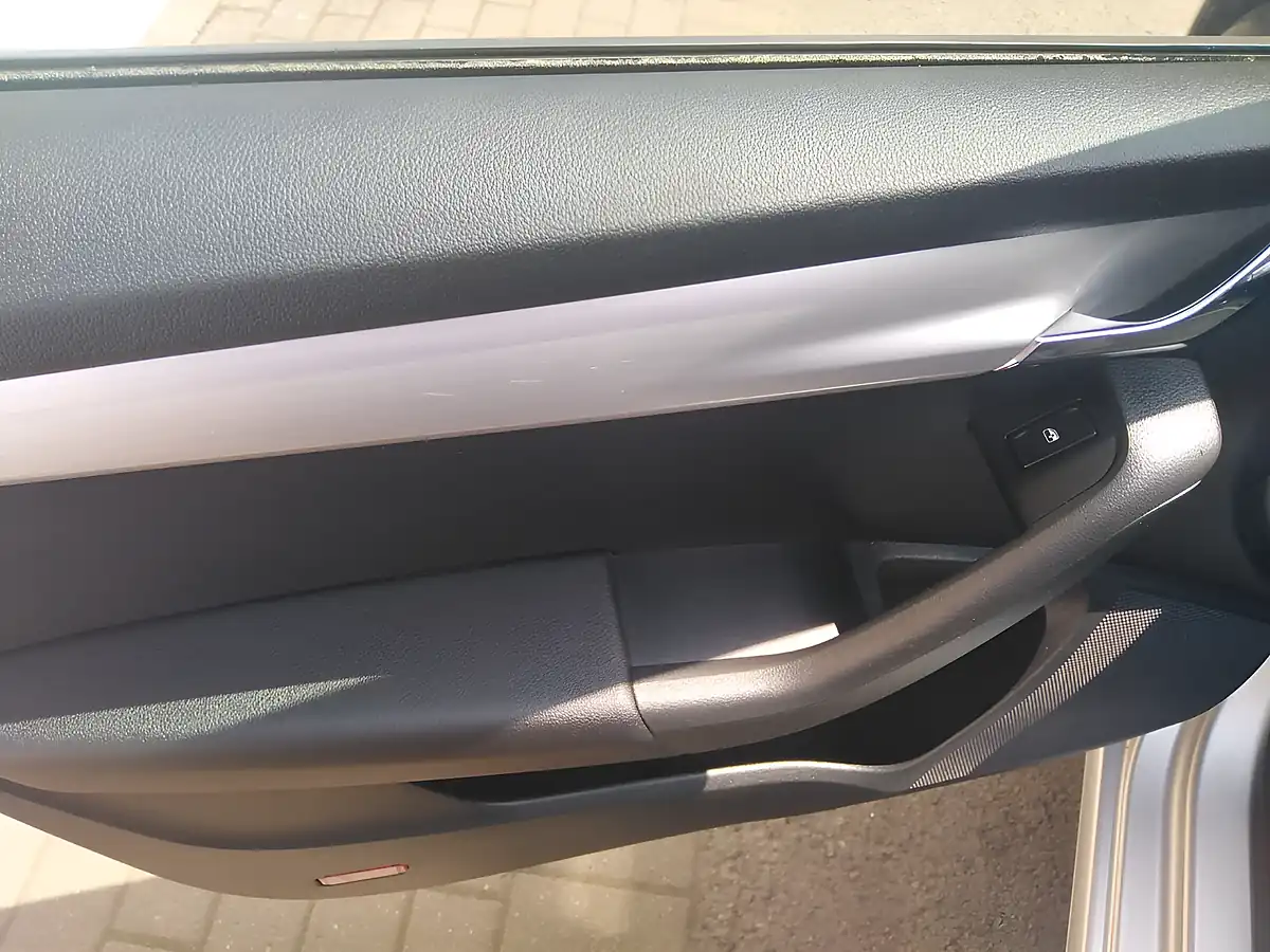 Used 2018 Skoda Octavia Se Silver - Interior and Exterior details 17