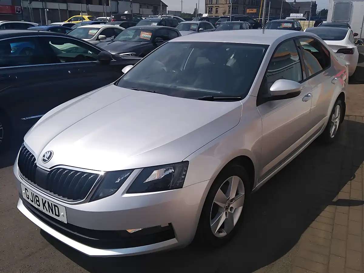 Used 2018 Skoda Octavia Se Silver - Interior and Exterior details 6