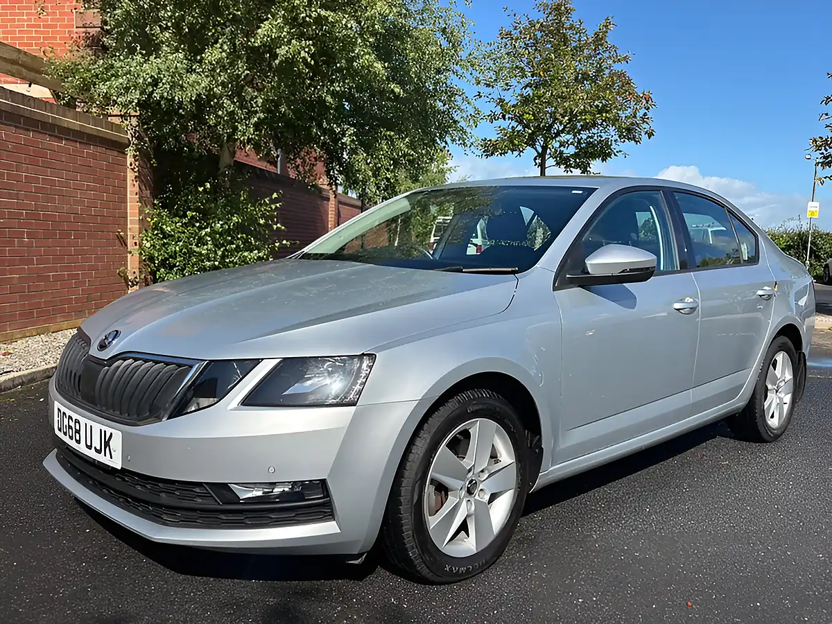 Used 2018 Skoda Octavia Se Silver - Interior and Exterior details 2