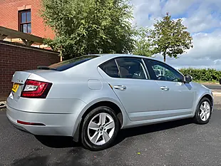 Used 2018 Skoda Octavia Se Silver - Interior and Exterior details 8