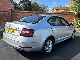 Used 2018 Skoda Octavia Se Silver - Interior and Exterior details 9