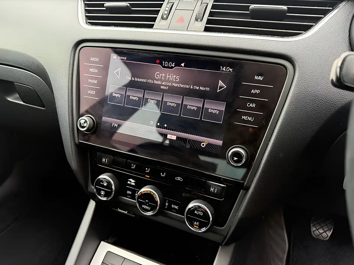 Used 2018 Skoda Octavia Se Technology Black - Interior and Exterior details 13