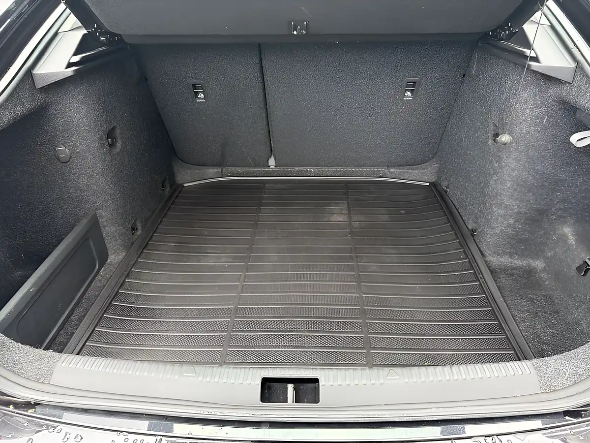 Used 2018 Skoda Octavia Se Technology Black - Interior and Exterior details 20