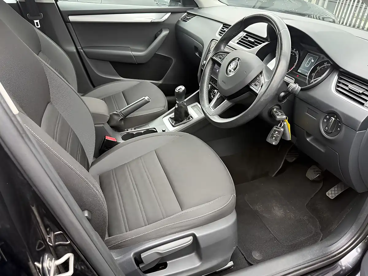 Used 2018 Skoda Octavia Se Technology Black - Interior and Exterior details 8