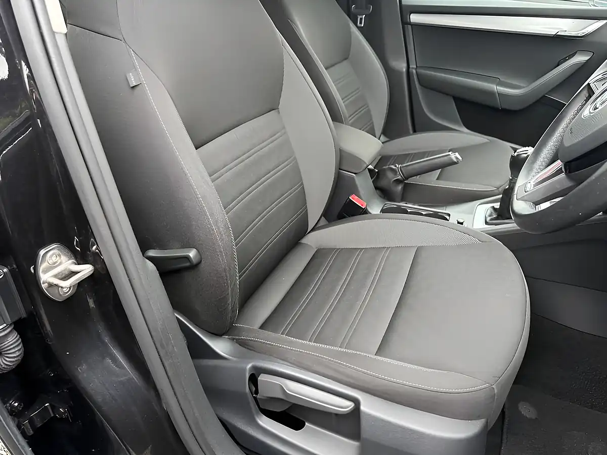 Used 2018 Skoda Octavia Se Technology Black - Interior and Exterior details 9