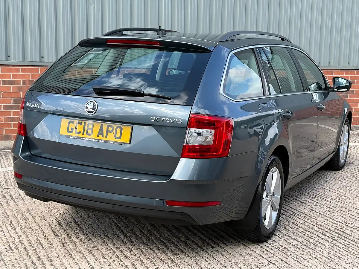 Used 2018 Skoda Octavia Se Technology Grey - Interior and Exterior details 17