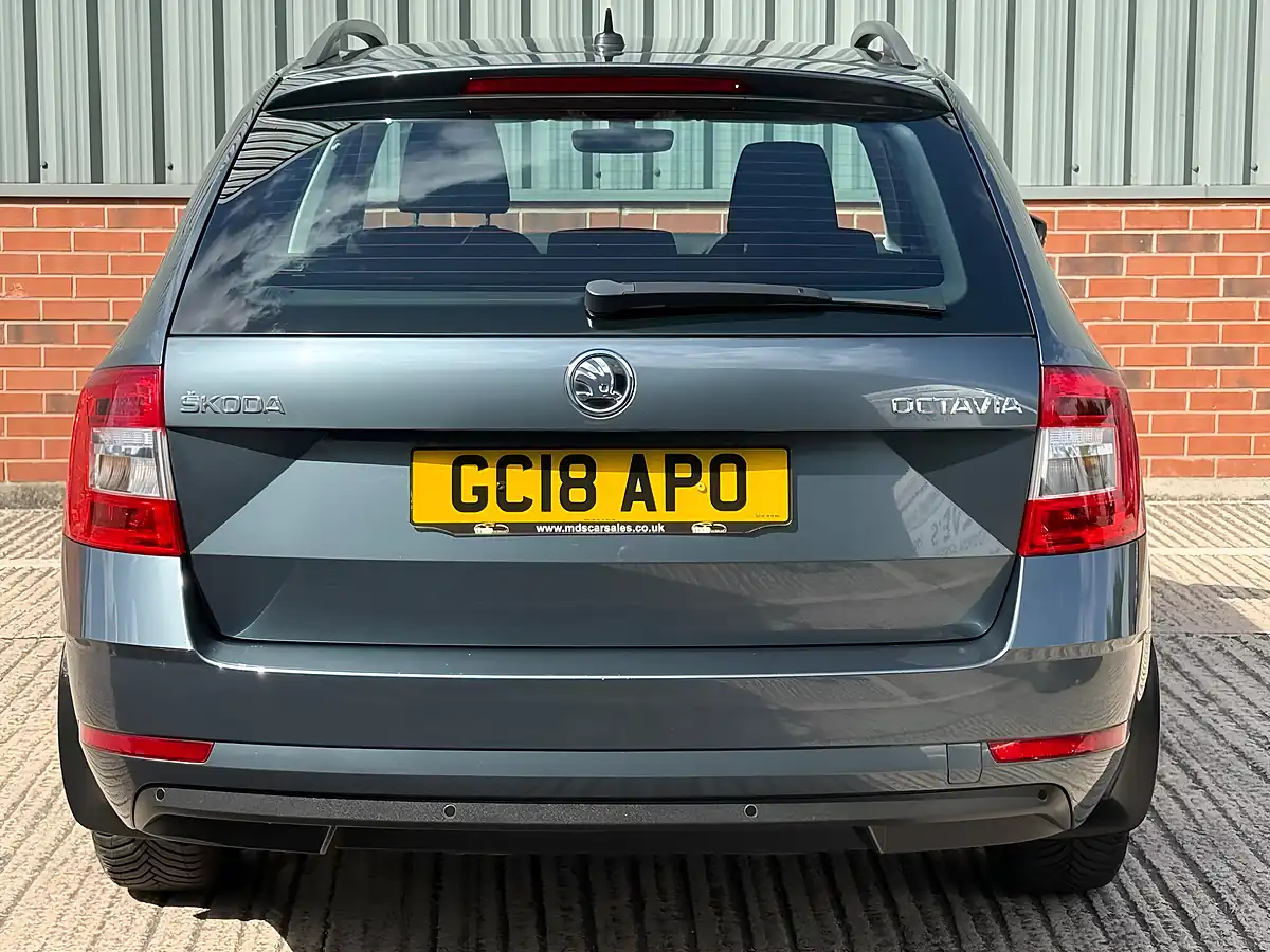 Used 2018 Skoda Octavia Se Technology Grey - Interior and Exterior details 5