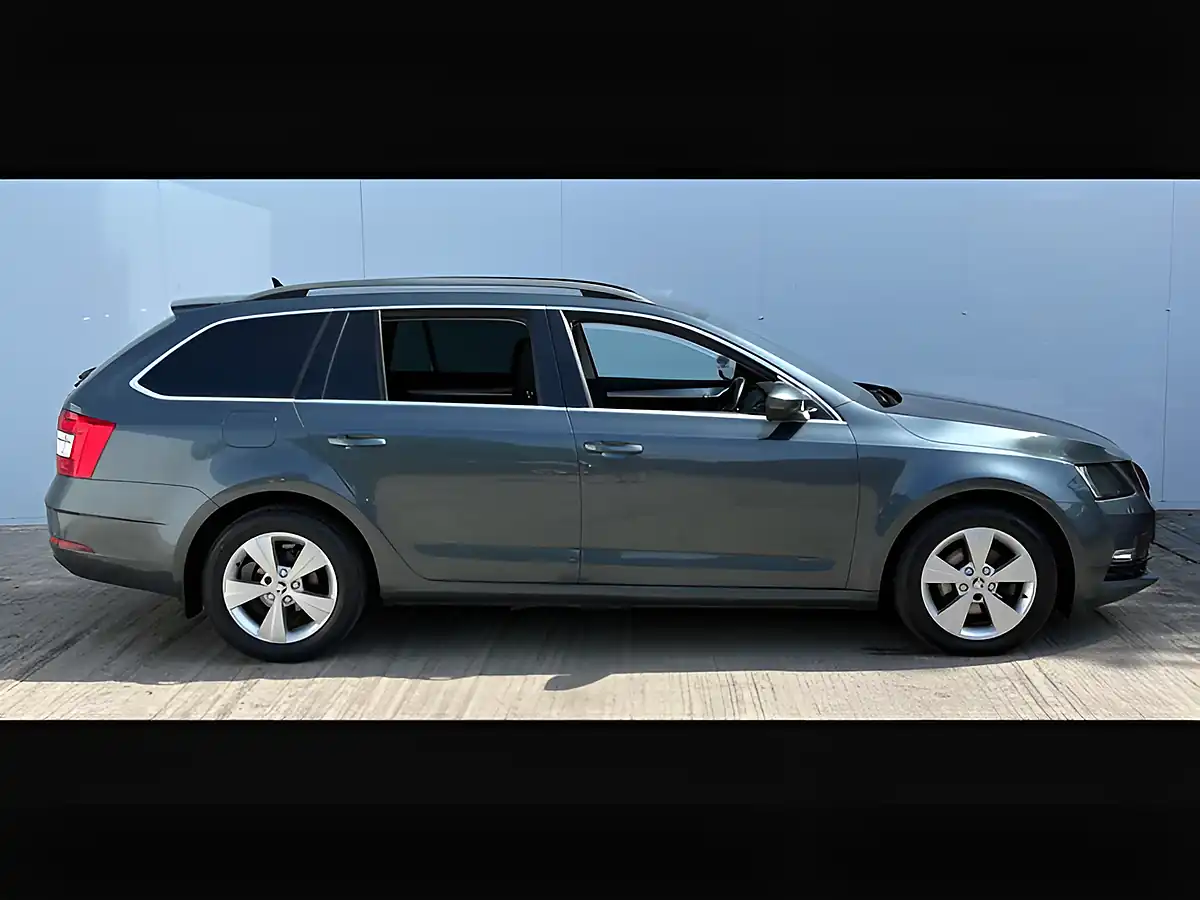 Used 2018 Skoda Octavia Se Technology Quartz Grey - Interior and Exterior details 17