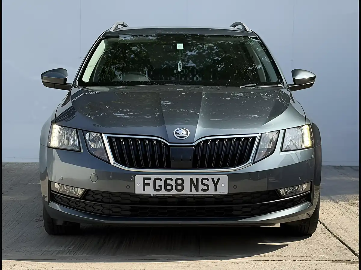 Used 2018 Skoda Octavia Se Technology Quartz Grey - Interior and Exterior details 4
