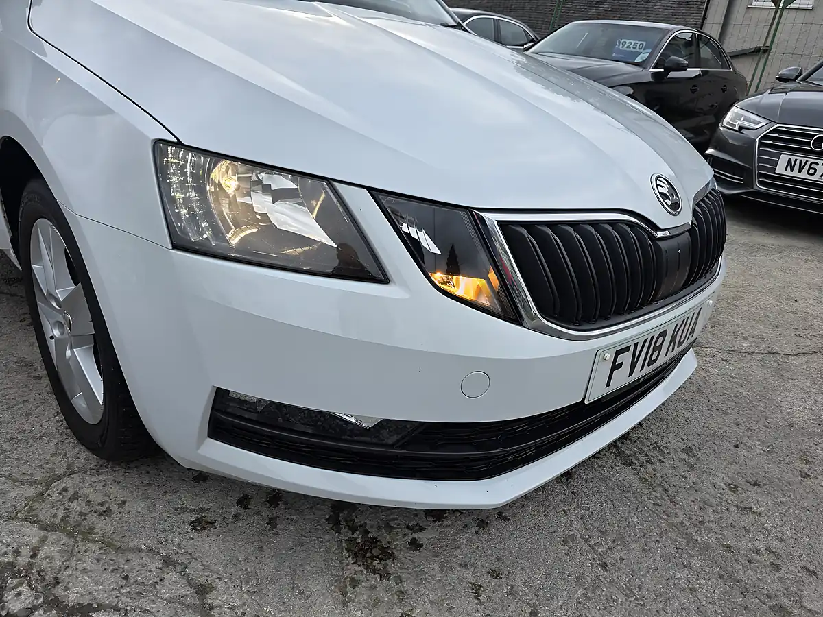 Used 2018 Skoda Octavia Se White - Interior and Exterior details 14