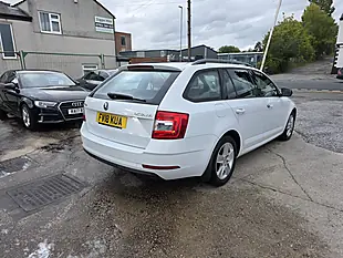 Used 2018 Skoda Octavia Se White - Interior and Exterior details 7