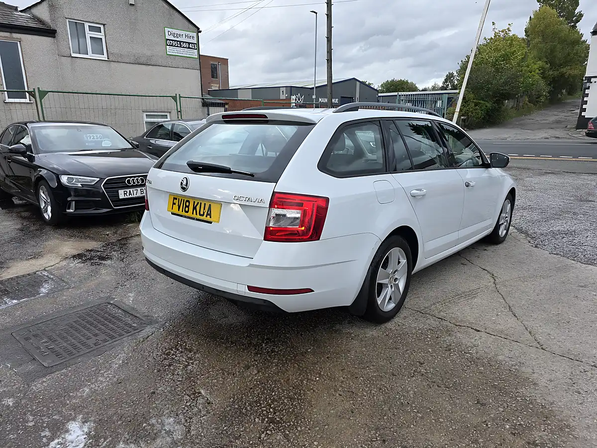 Used 2018 Skoda Octavia Se White - Interior and Exterior details 7