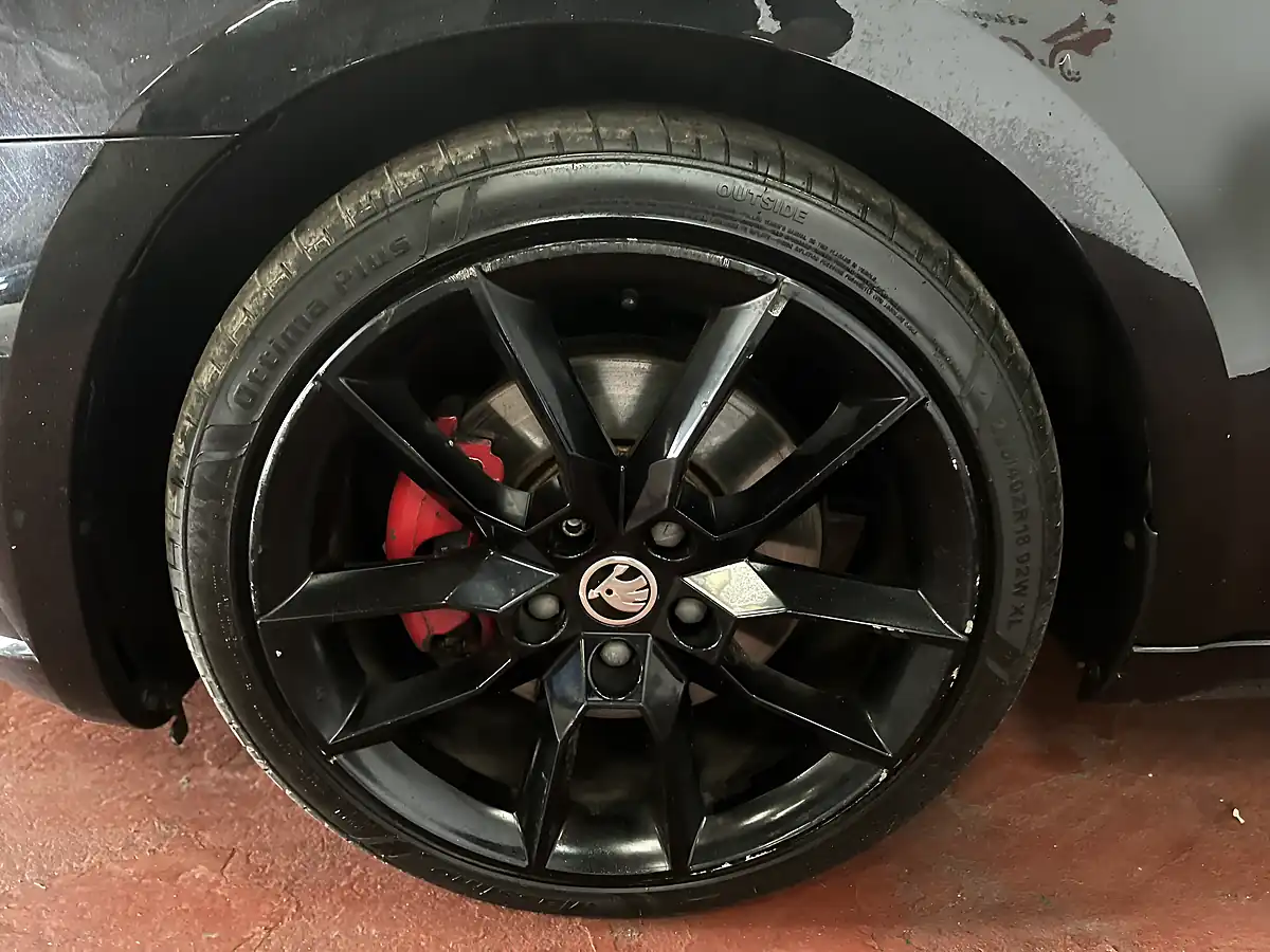 Used 2018 Skoda Octavia VRS Black - Interior and Exterior details 8