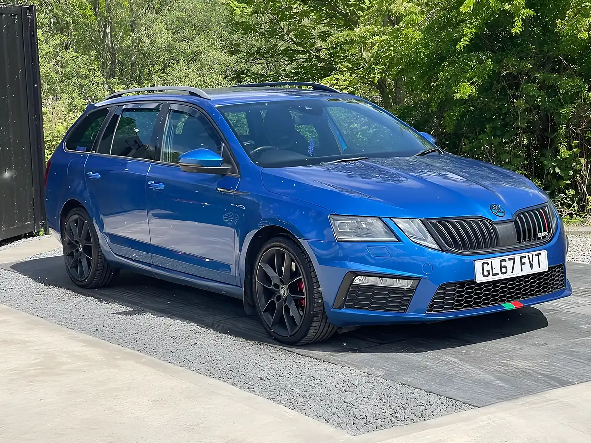 Used 2018 Skoda Octavia VRS Blue - Interior and Exterior details 12