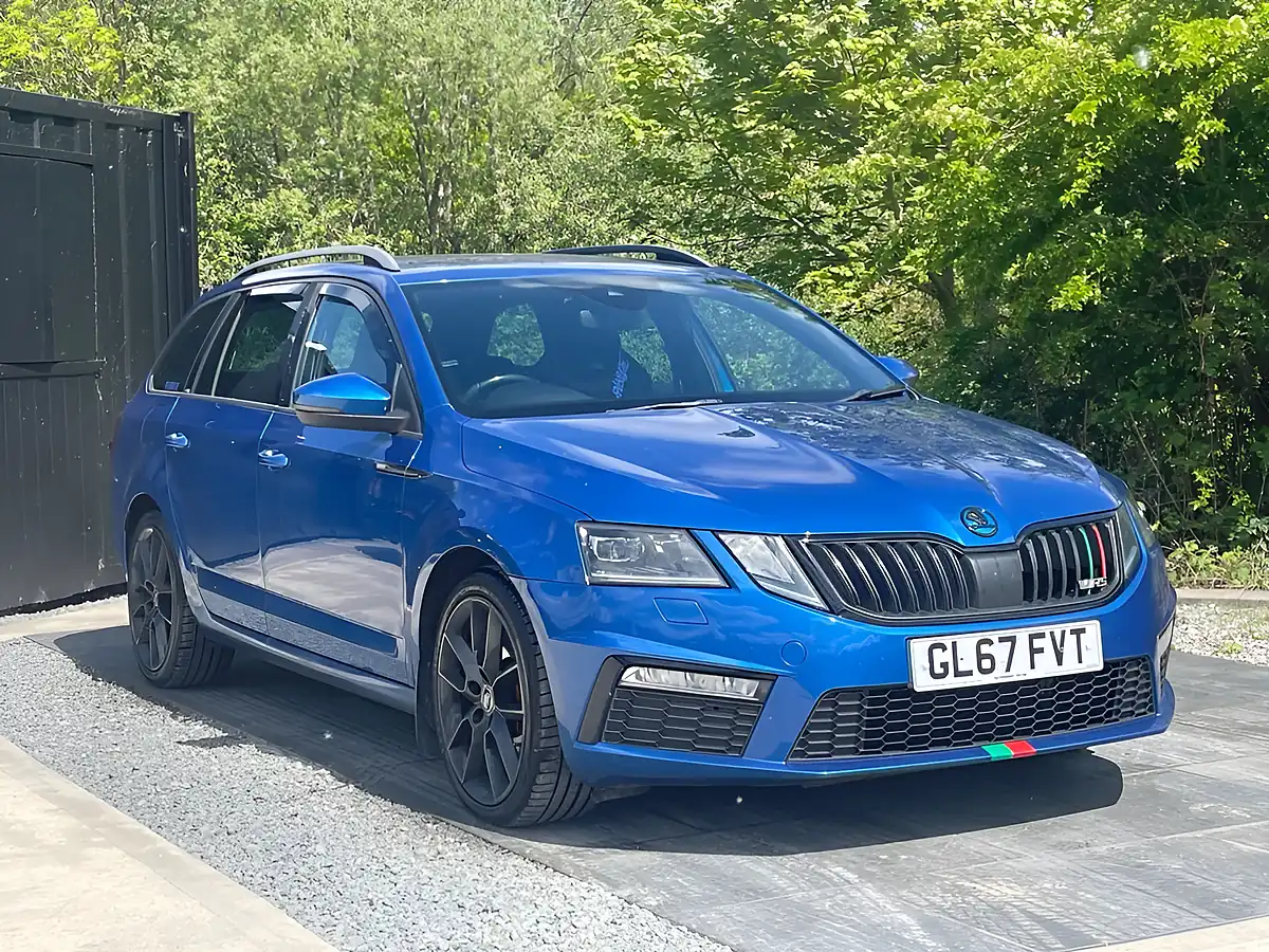 Used 2018 Skoda Octavia VRS Blue - Interior and Exterior details 15