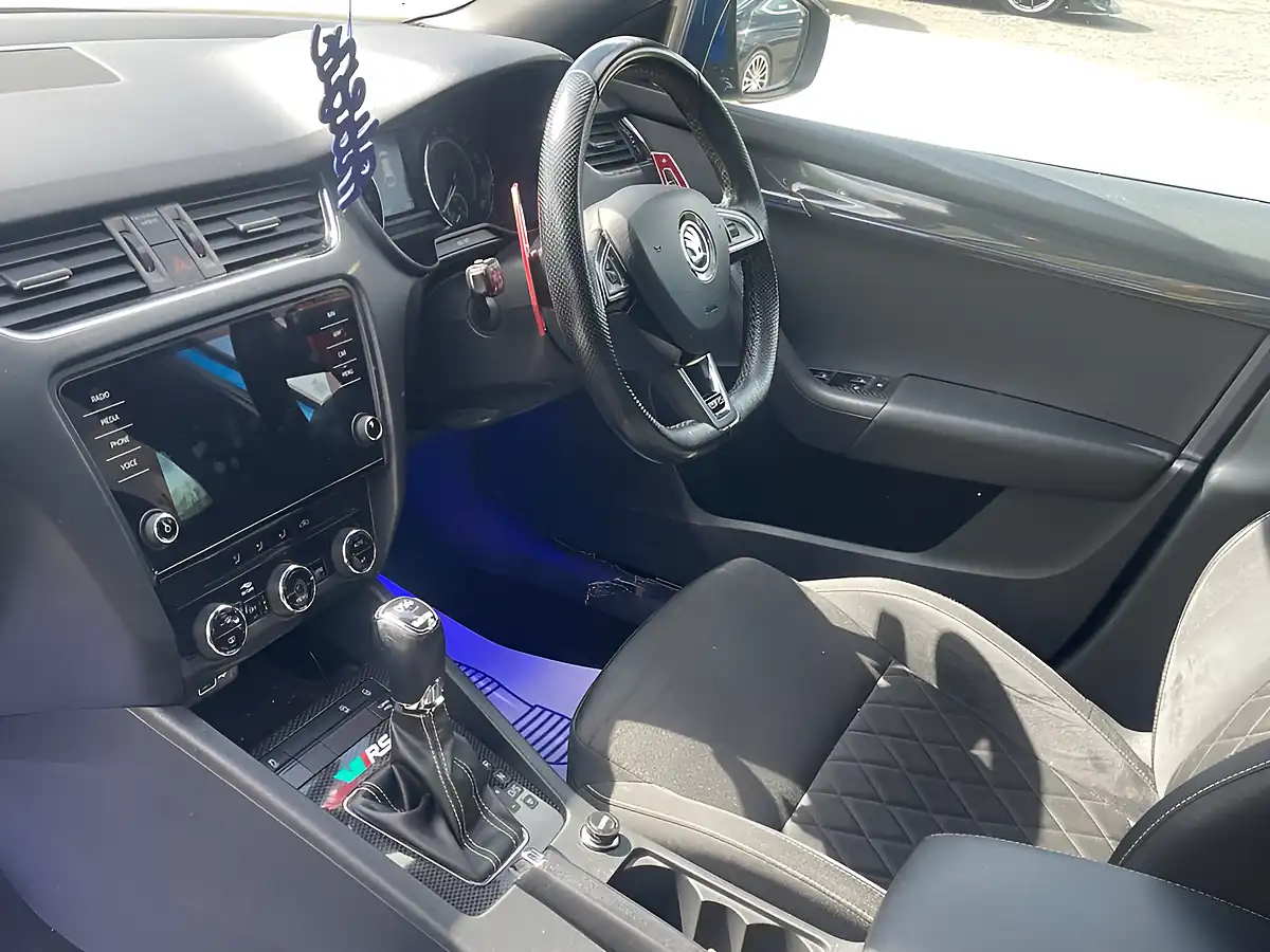 Used 2018 Skoda Octavia VRS Blue - Interior and Exterior details 4