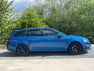 Used 2018 Skoda Octavia VRS Blue - Interior and Exterior details 5