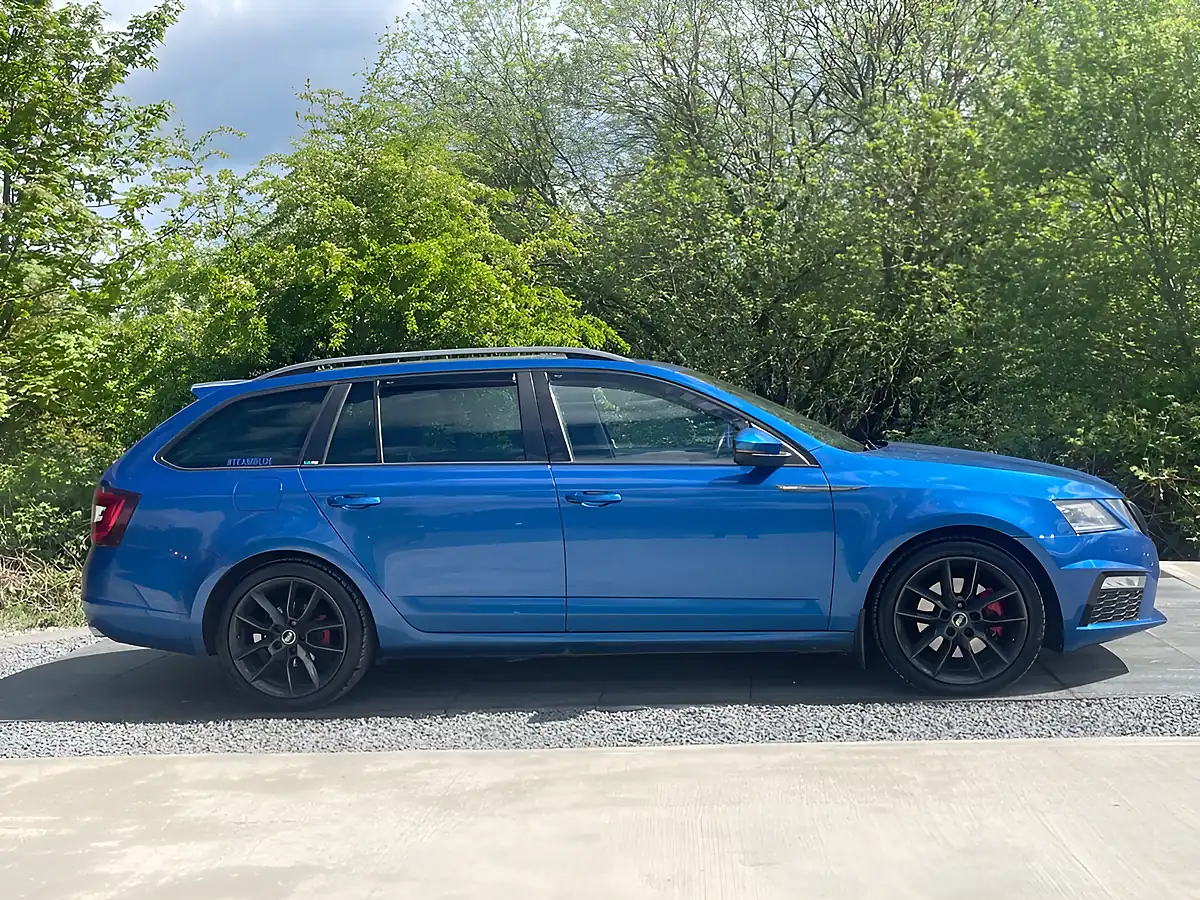 Used 2018 Skoda Octavia VRS Blue - Interior and Exterior details 5