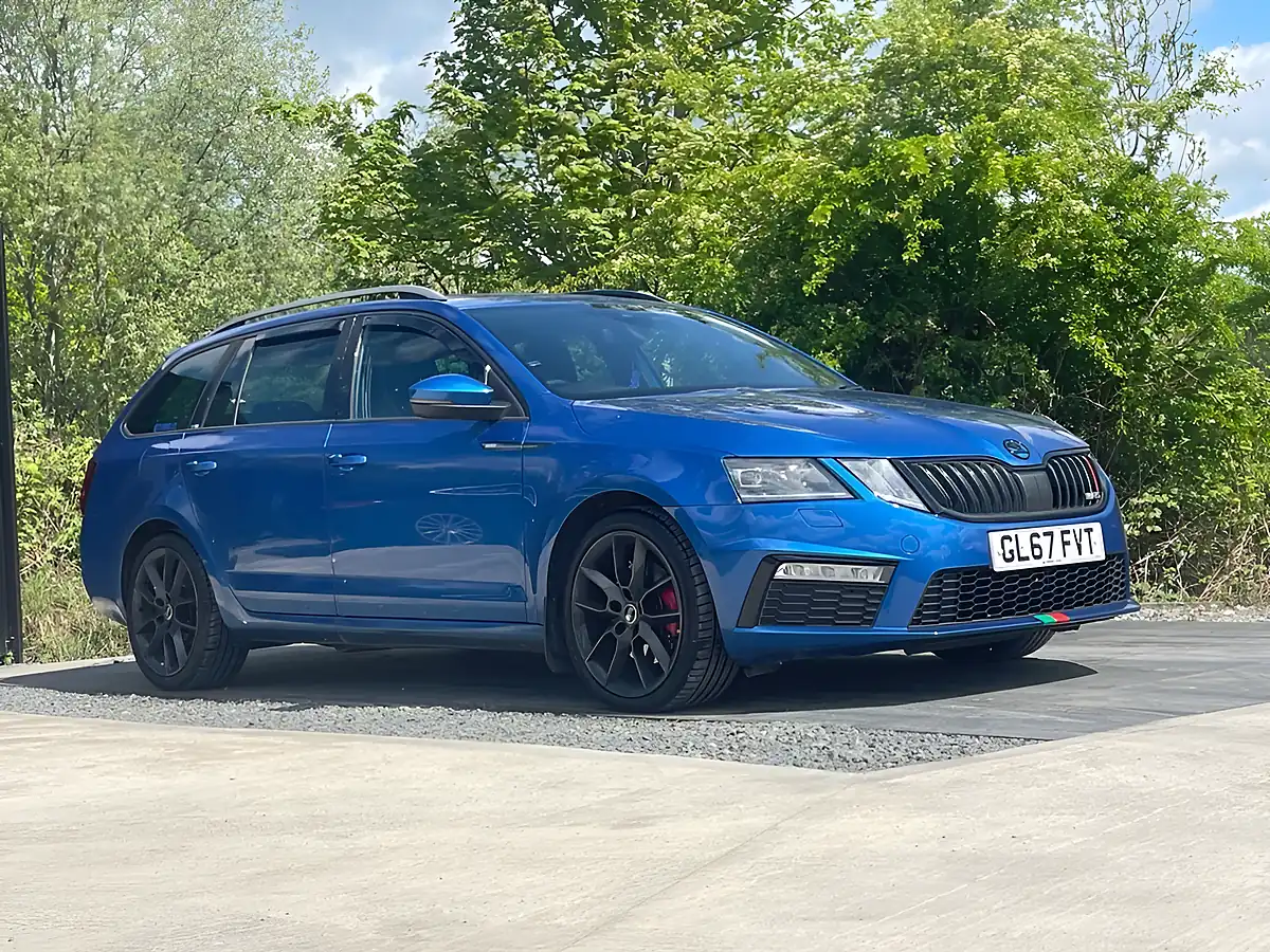 Used 2018 Skoda Octavia VRS Blue - Interior and Exterior details 7