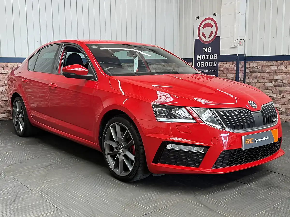 Used 2018 Skoda Octavia VRS Red - Interior and Exterior details 11