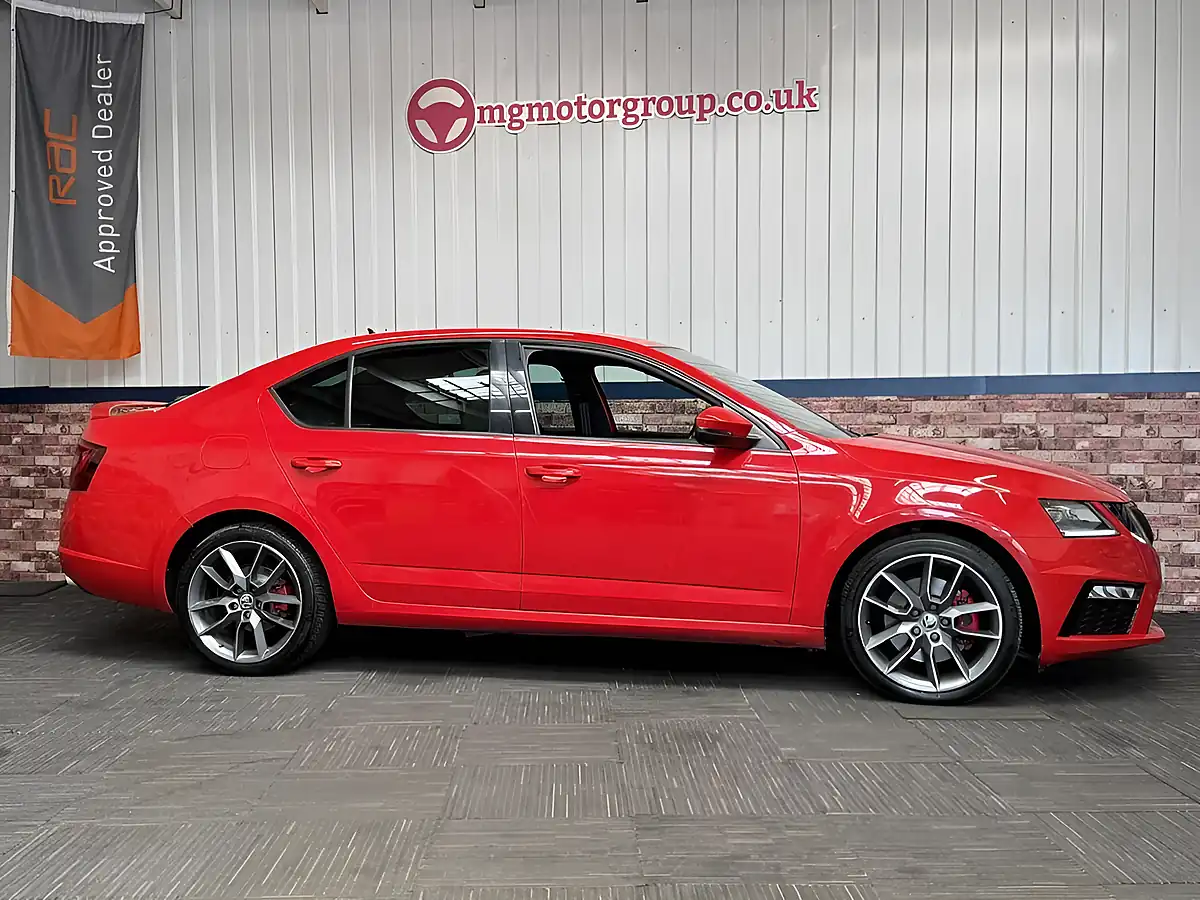 Used 2018 Skoda Octavia VRS Red - Interior and Exterior details 3