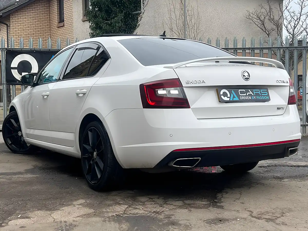 Used 2018 Skoda Octavia VRS White - Interior and Exterior details 12