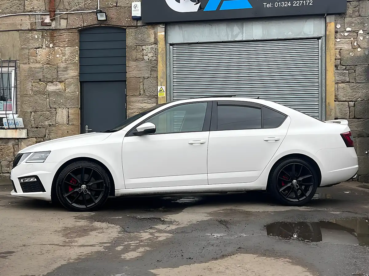Used 2018 Skoda Octavia VRS White - Interior and Exterior details 14