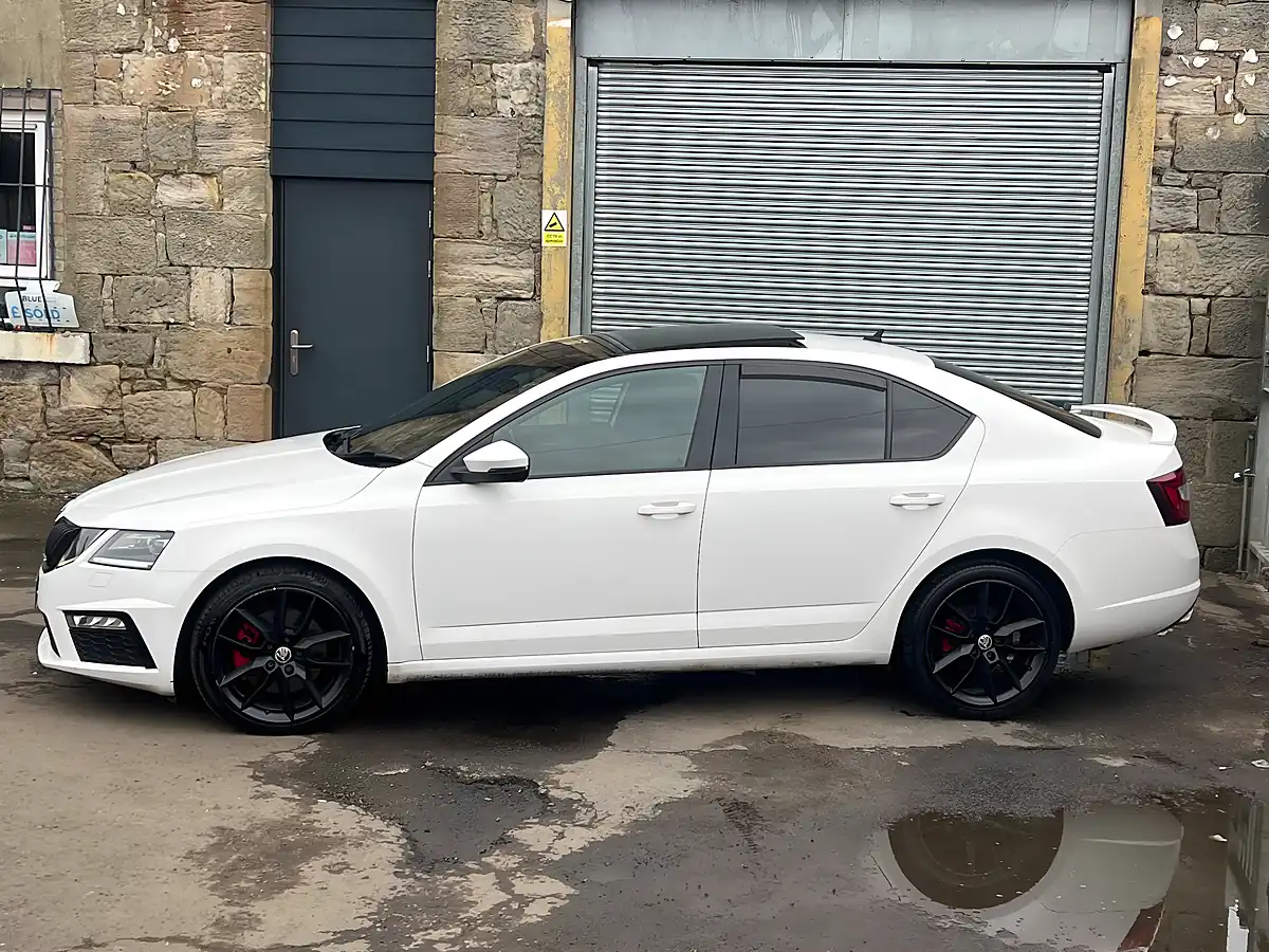 Used 2018 Skoda Octavia VRS White - Interior and Exterior details 15