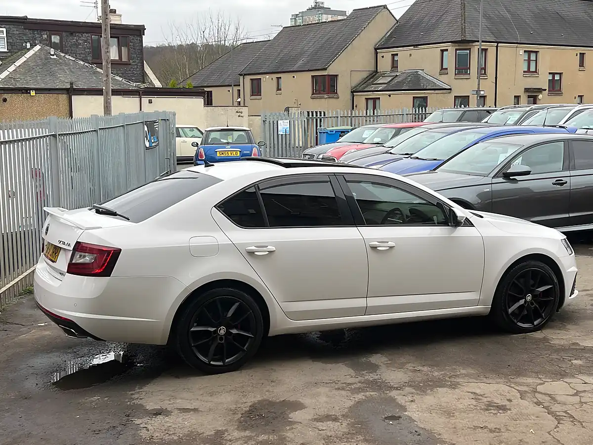 Used 2018 Skoda Octavia VRS White - Interior and Exterior details 20