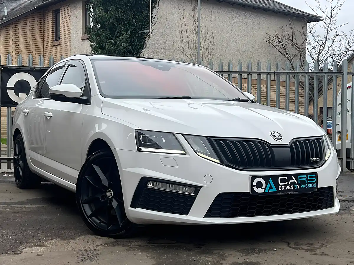 Used 2018 Skoda Octavia VRS White - Interior and Exterior details 5