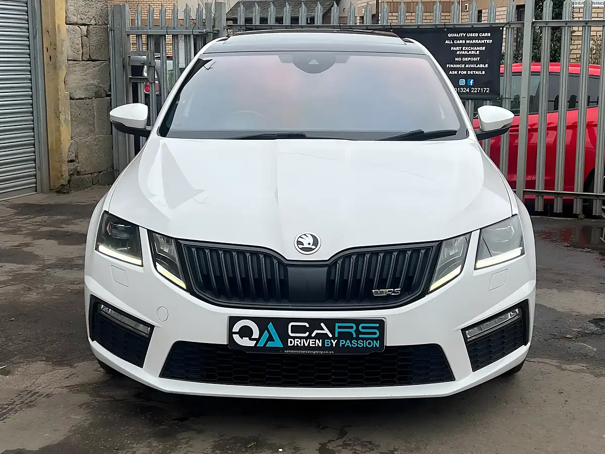 Used 2018 Skoda Octavia VRS White - Interior and Exterior details 7