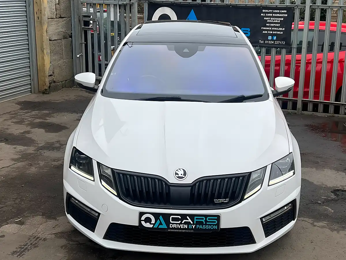 Used 2018 Skoda Octavia VRS White - Interior and Exterior details 8