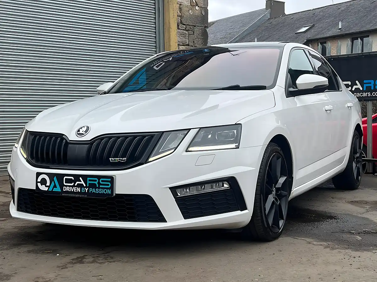 Used 2018 Skoda Octavia VRS White - Interior and Exterior details 9