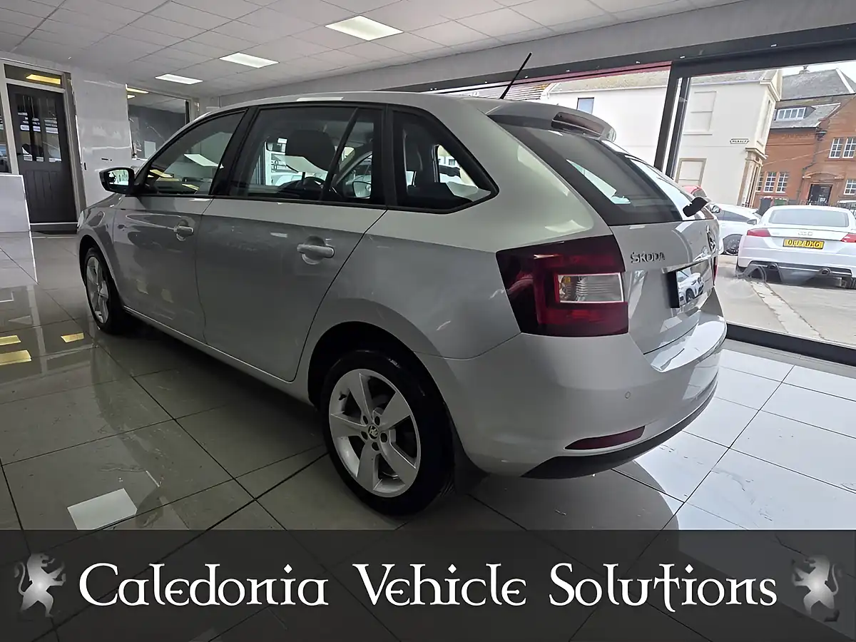 Used 2018 Skoda Rapid Spaceback Se Tech Silver - Interior and Exterior details 4