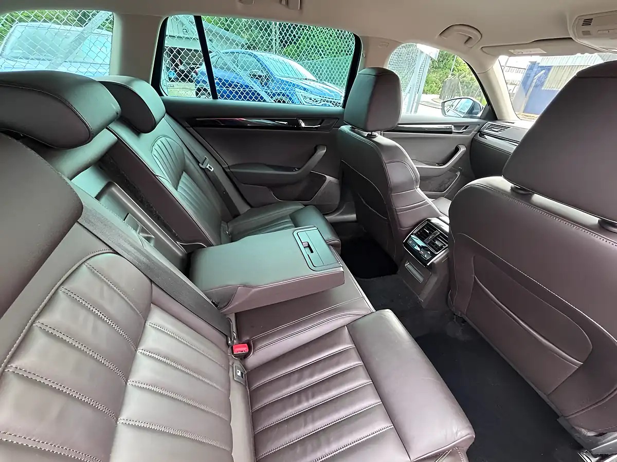 Used 2018 Skoda Superb Laurin & Klement Blue - Interior and Exterior details 11