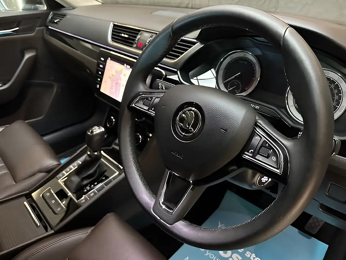 Used 2018 Skoda Superb Laurin & Klement Magnetic Brown - Interior and Exterior details 14