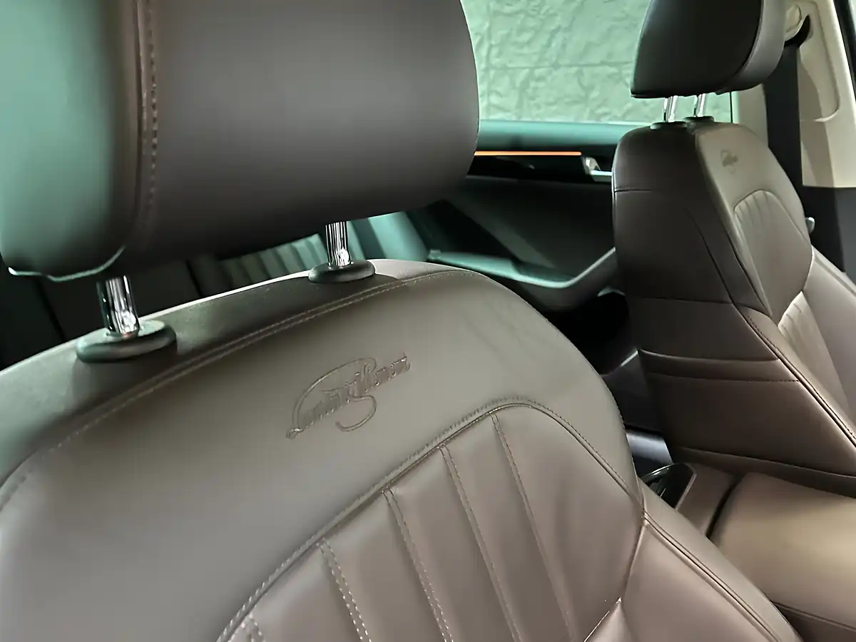 Used 2018 Skoda Superb Laurin & Klement Magnetic Brown - Interior and Exterior details 4