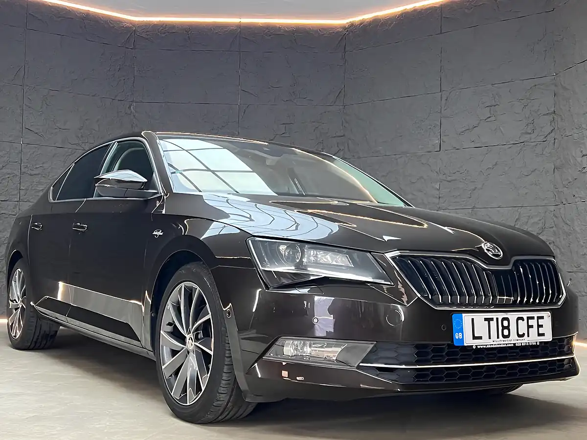 Used 2018 Skoda Superb Laurin & Klement Magnetic Brown - Interior and Exterior details 5
