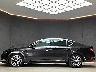 Used 2018 Skoda Superb Laurin & Klement Magnetic Brown - Interior and Exterior details 7