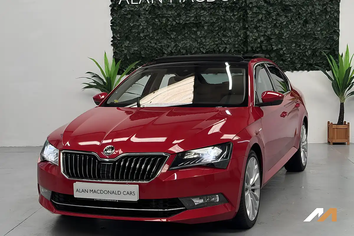 Used 2018 Skoda Superb Laurin & Klement Velvet Red - Front View