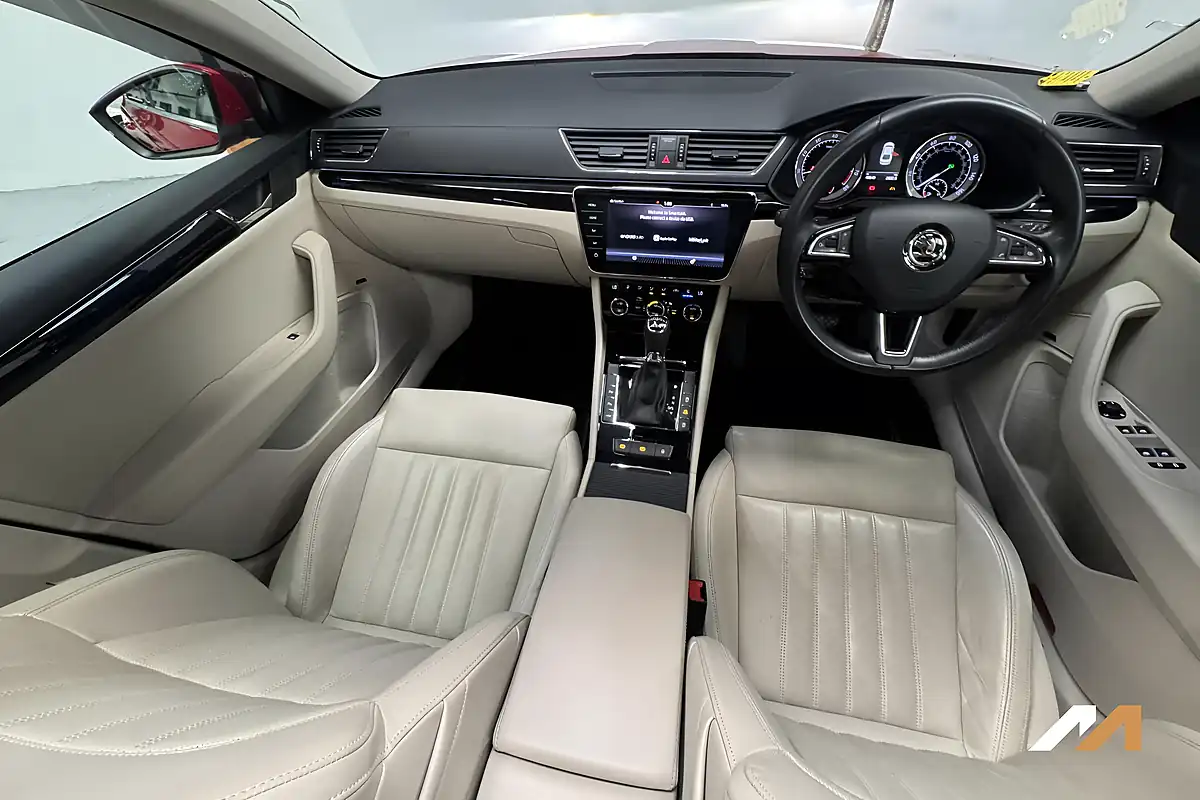 Used 2018 Skoda Superb Laurin & Klement Velvet Red - Interior and Exterior details 12