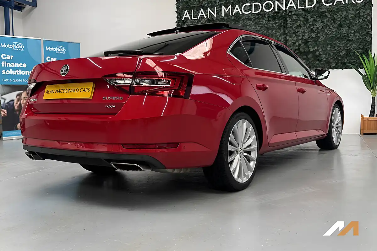Used 2018 Skoda Superb Laurin & Klement Velvet Red - Interior and Exterior details 18