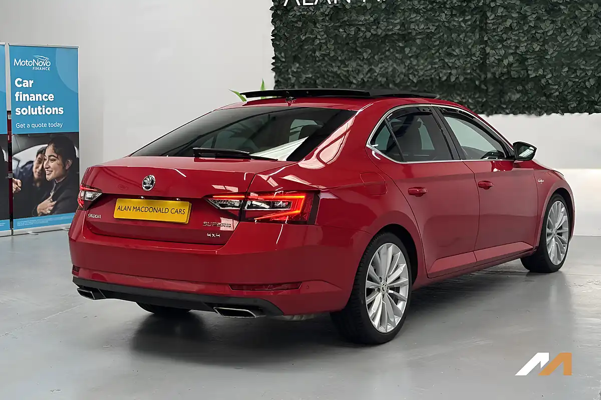 Used 2018 Skoda Superb Laurin & Klement Velvet Red - Interior and Exterior details 19